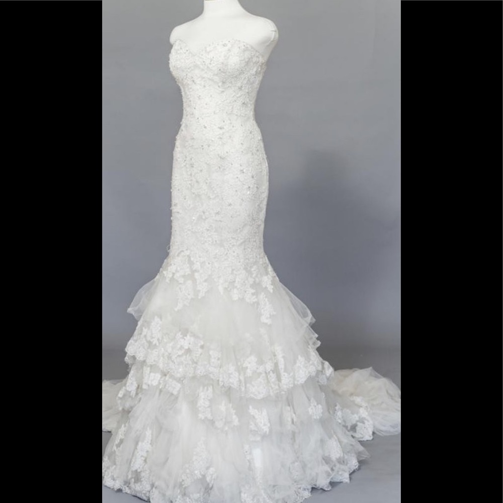 Maggie Soterro Adalee wedding dress NEVER Altered.